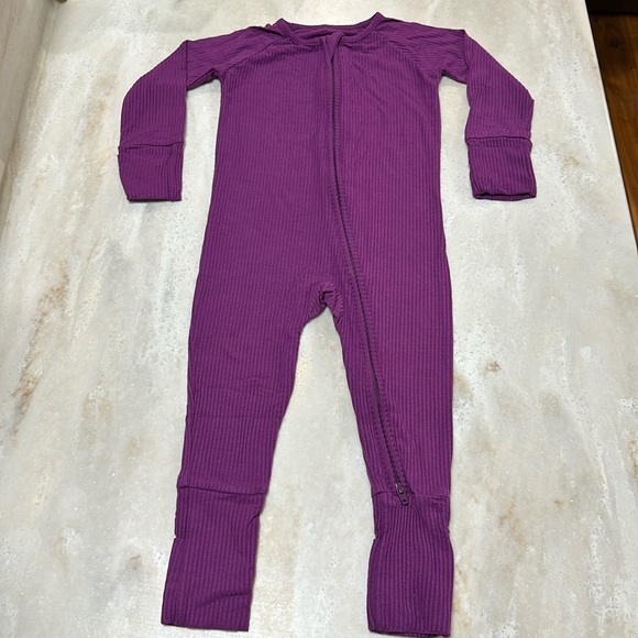 RETIRED Little Sleepies Amethyst Ribbed zippy, size 6-12 months - Picture 4 of 8